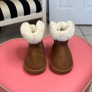 H &M Brown Faux Suede Kids Boots with Cream Faux Fur Cuff Sz 10.